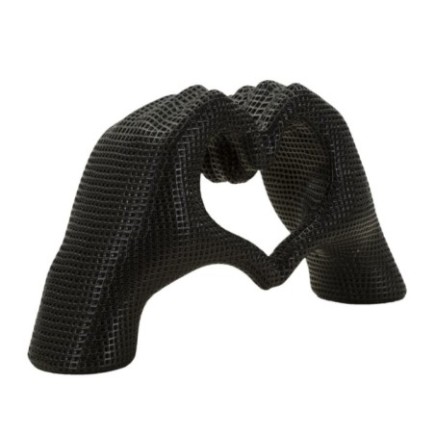 Sculpture en forme de cœur en résine noire 25x7.5x13.5 cm