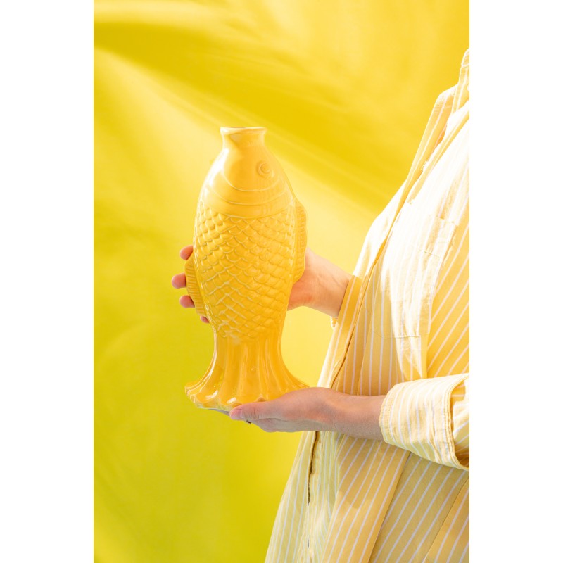 Vase soliflore poisson en grès jaune 13.5x11.8x28 cm Vase soliflore poisson en grès jaune 13.5x11.8x28 cm